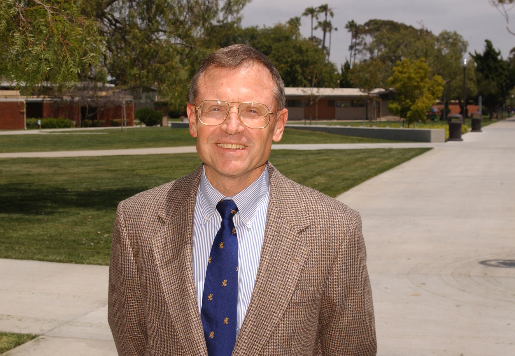 Pirates honor Jim McIlwain with track and field dedication