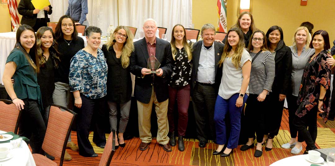 Pirate legend Mike Thornton inducted into CCCWBCA Hall of Fame