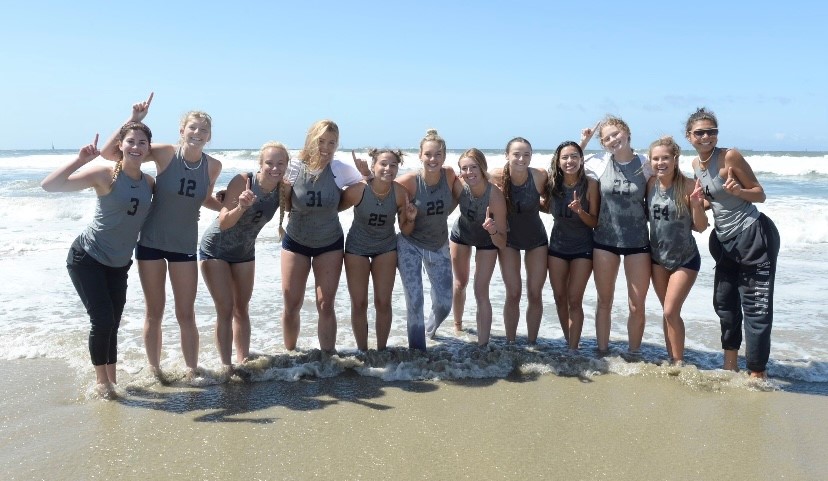 Pirates wrap up perfect regular season with 5-0 win over Hornets