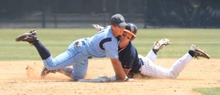 Pirates defuse Chargers, 3-0 in Super Regional opener