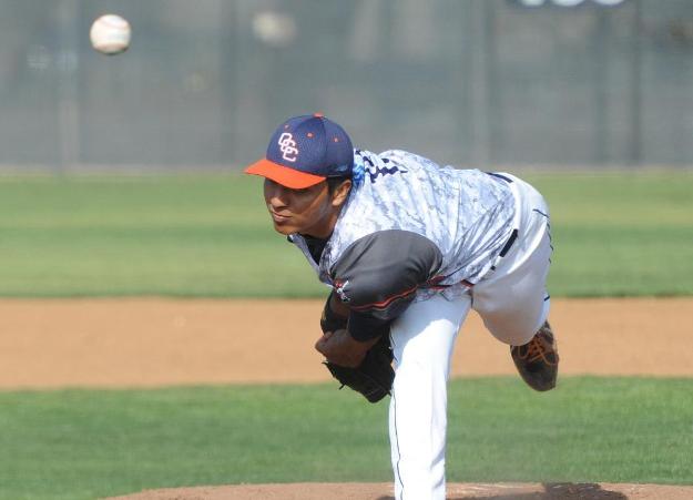 Pirates hang on for 8-6 win over Bulldogs to sweep playoff series