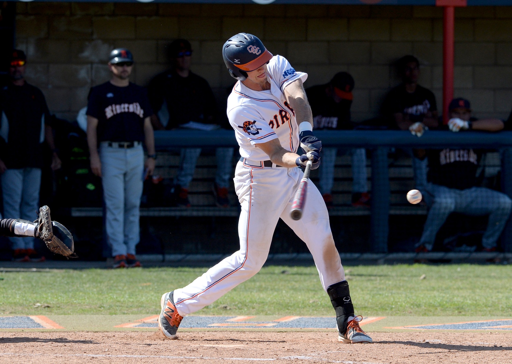 Pirates repeat feat with 8-1 win over Jaguars to win opening round of playoffs