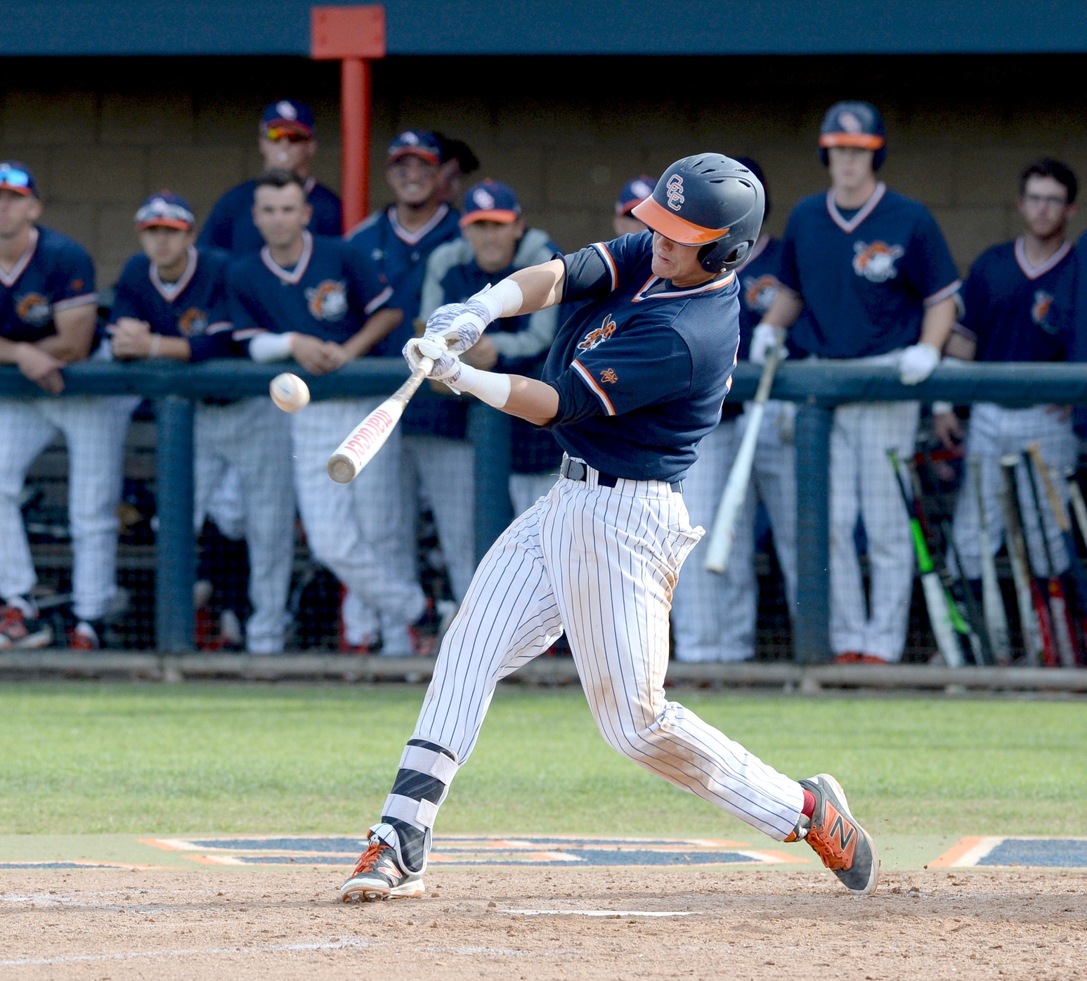 Pirates cruise to 9-1 win over Vikings