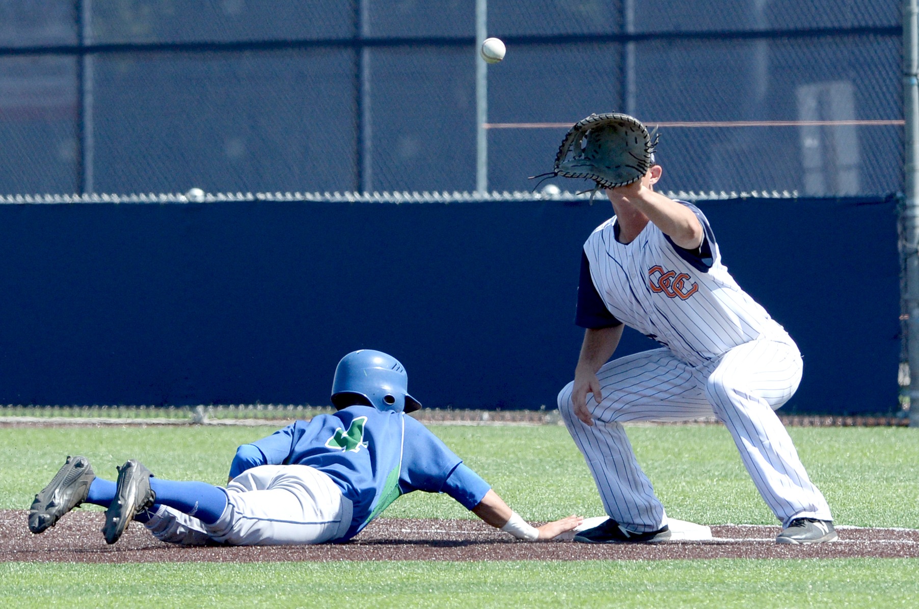 Pirates complete sweep with 4-2 win over Hornets