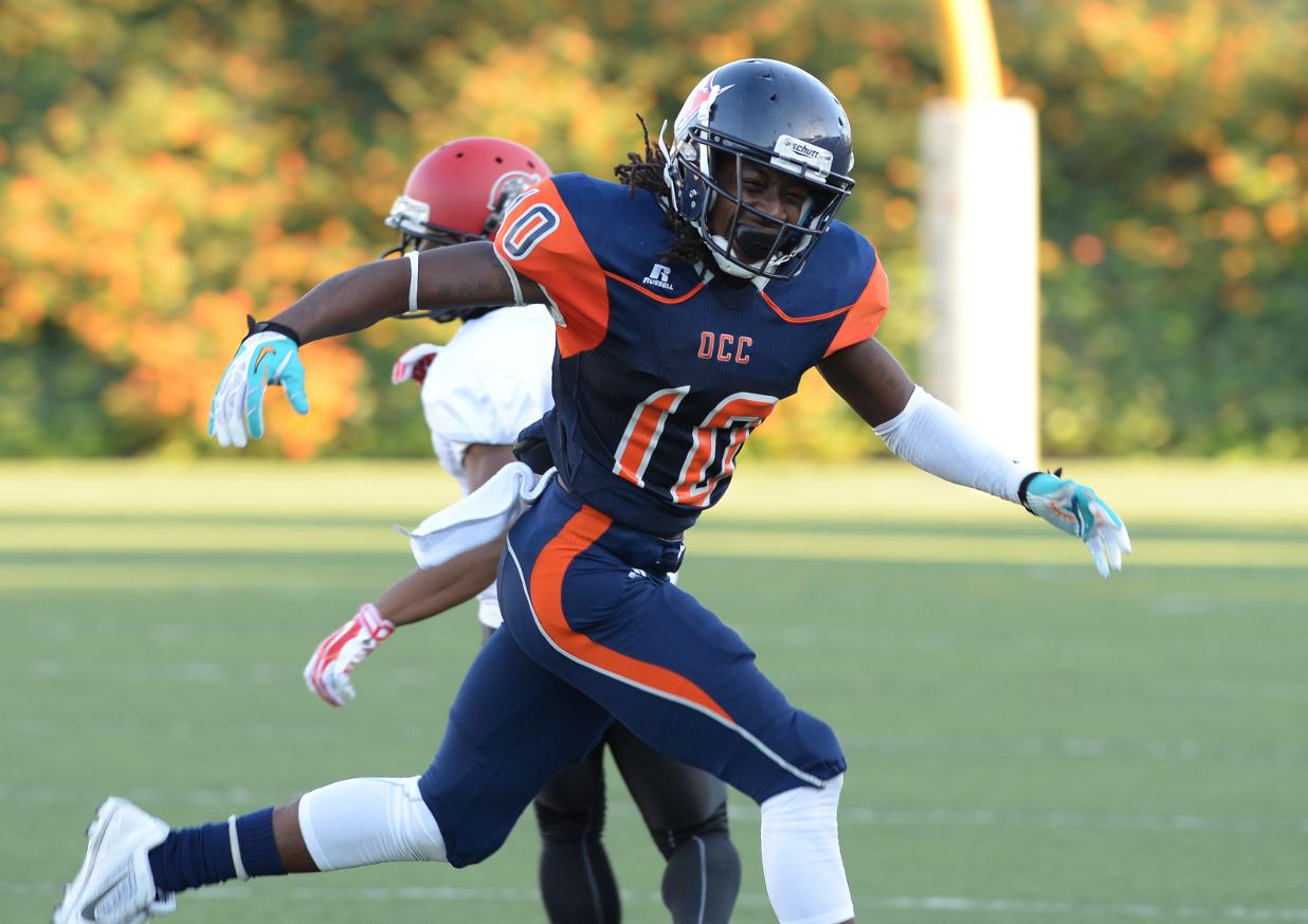 Defense dominates for Pirates in 38-8 win over Moorpark