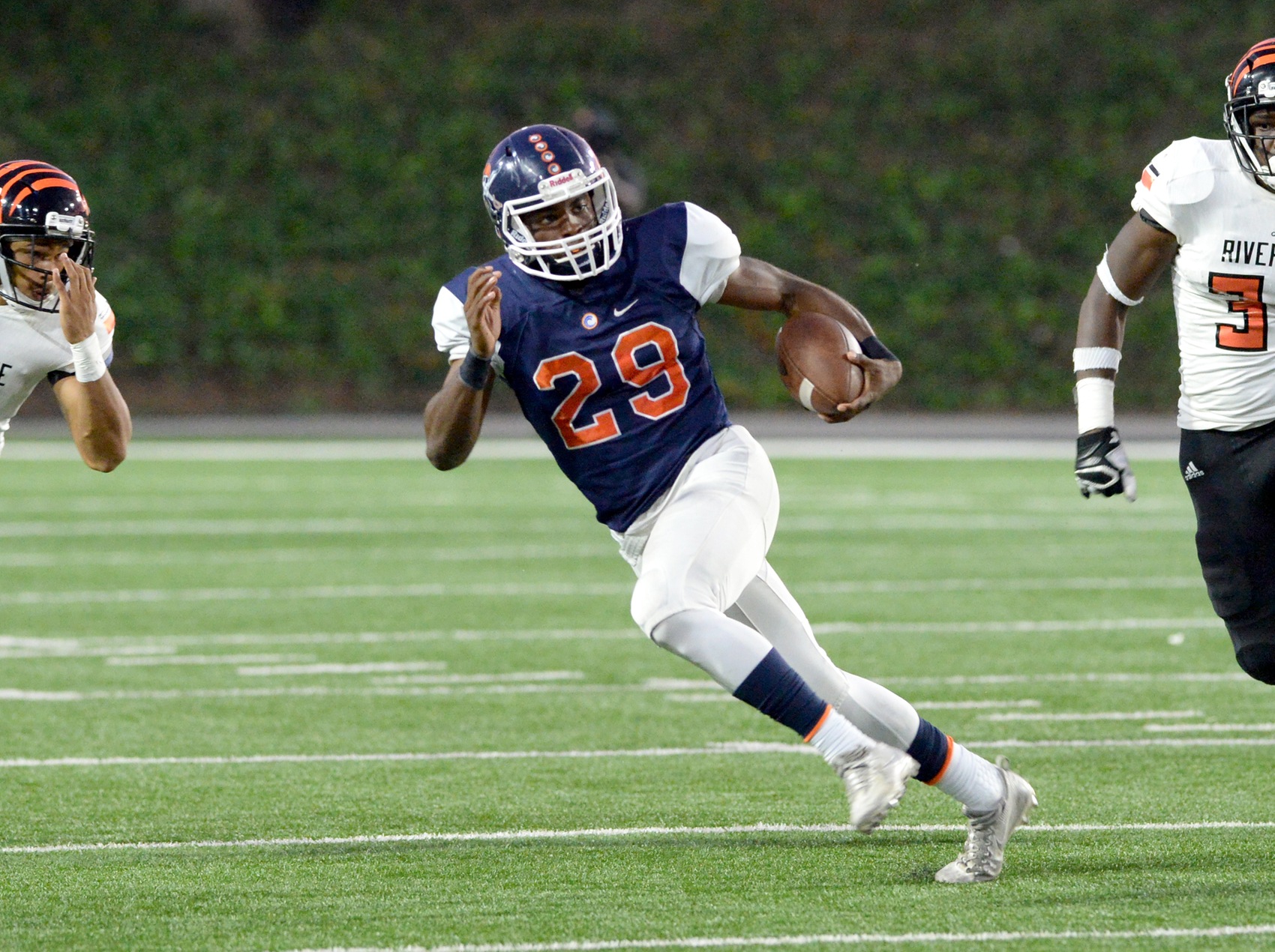Pirates fall to Jaguars in season finale