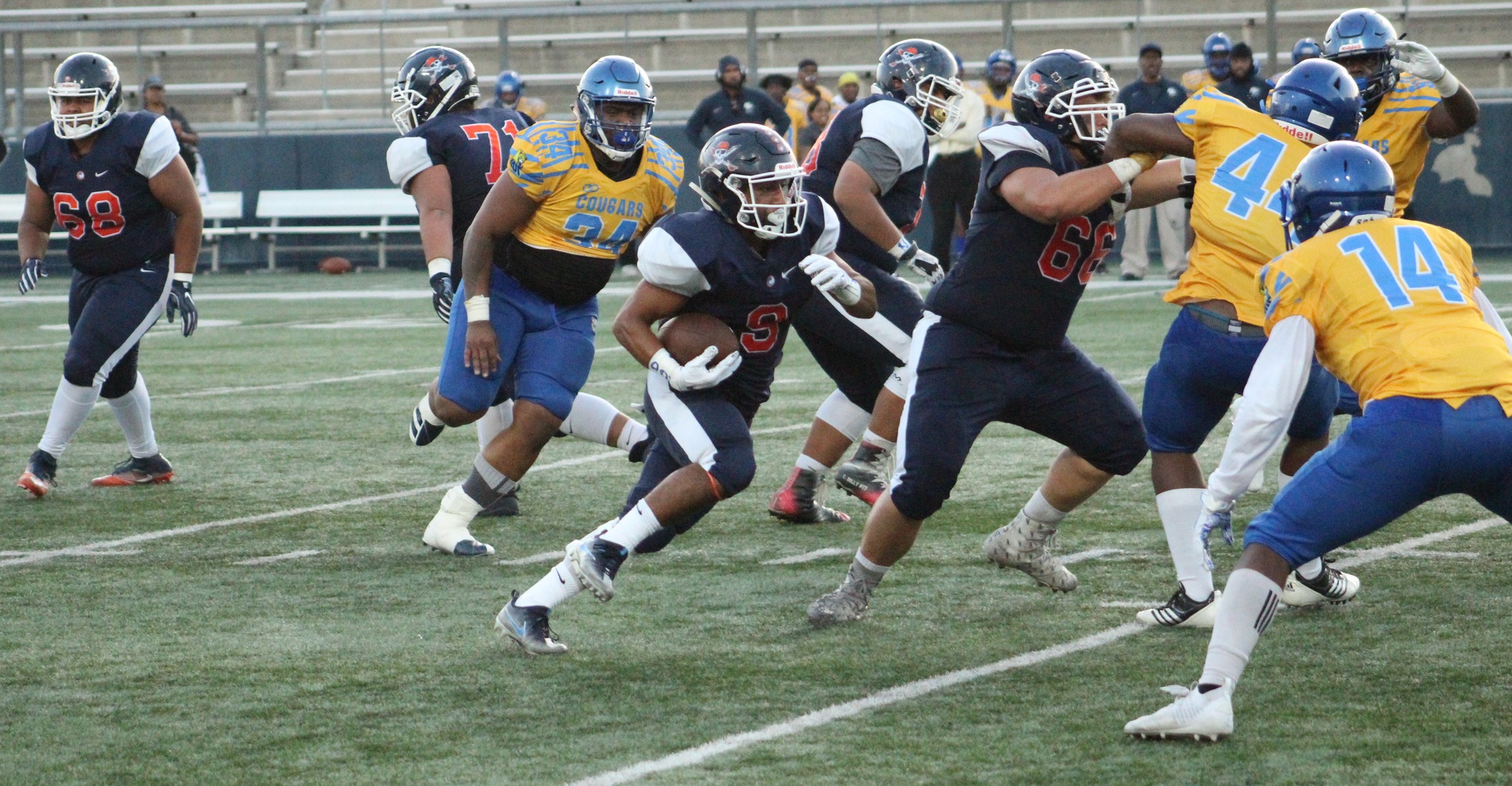 Late rally sparks Pirates past Cougars, 25-21