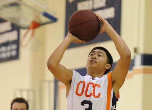 Second-half surge lifts Pirates past Seahawks, 79-61