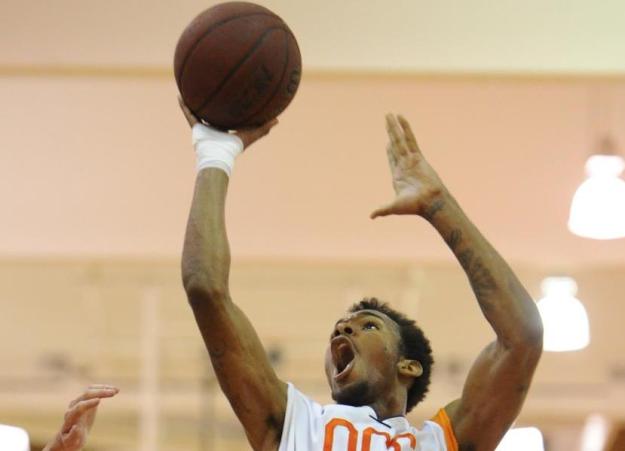 Pirates host Gauchos in annual Coaches vs. Cancer Night