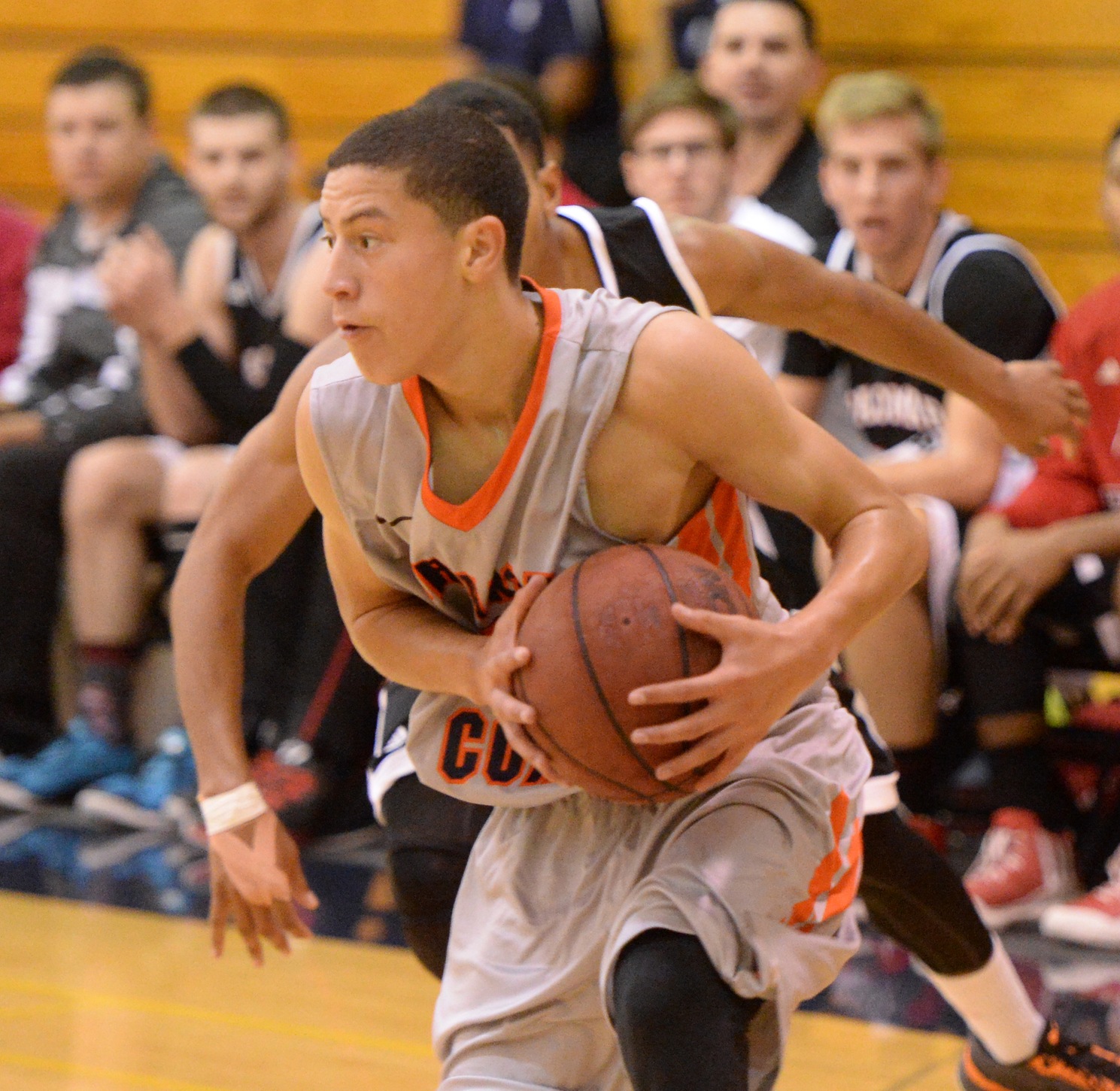 Pirates struggle early in loss to Chargers