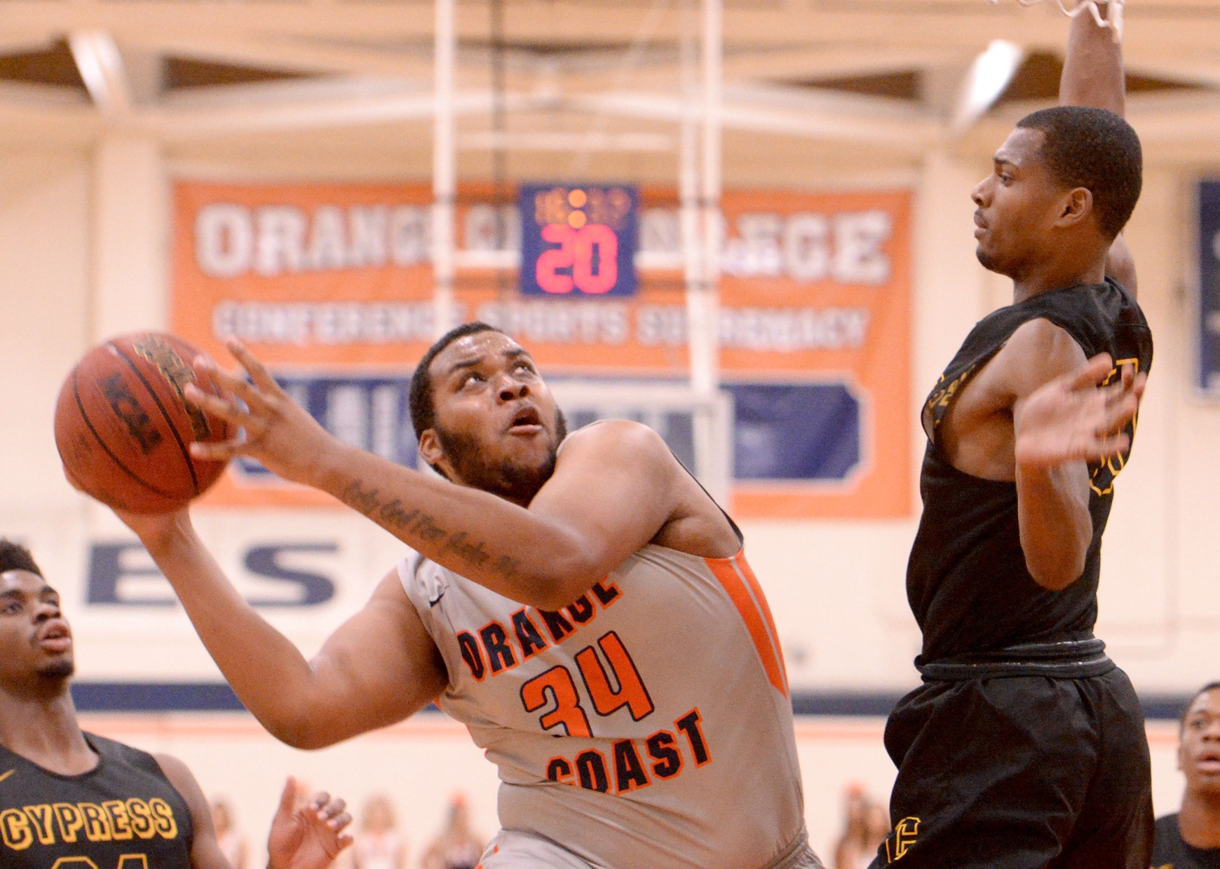 Pirates top Chargers in double overtime, 84-82