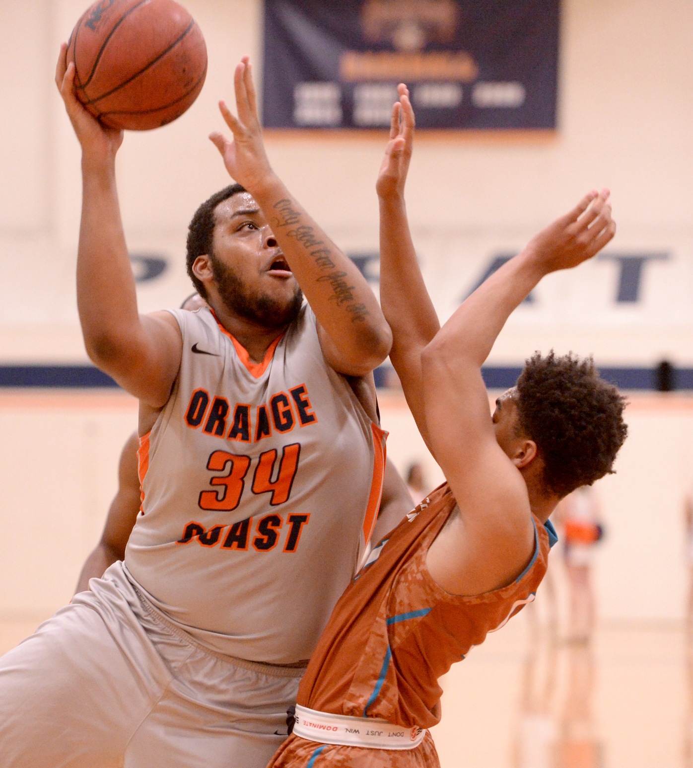 Davis' monster night propels Pirates past Hawks in OT