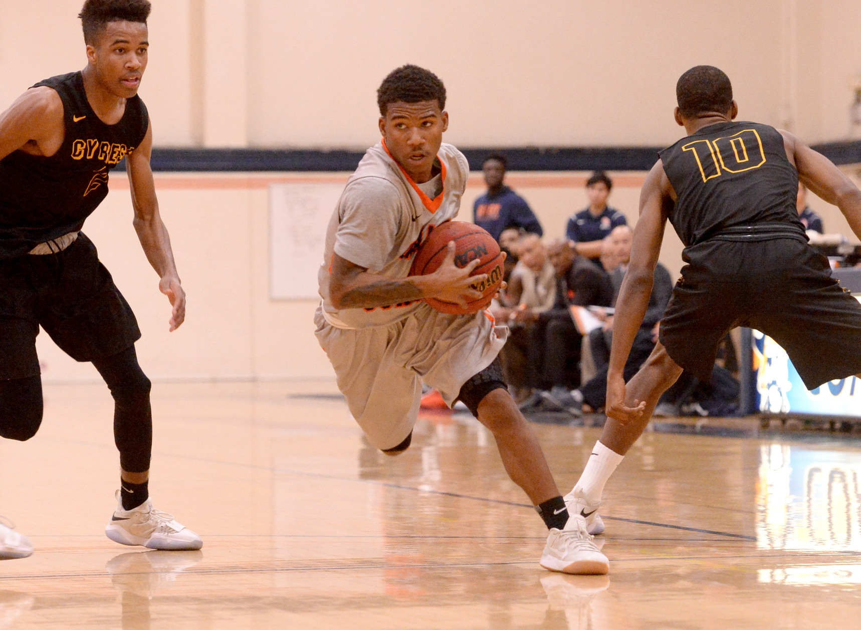 Pirates fall to Jets in home opener