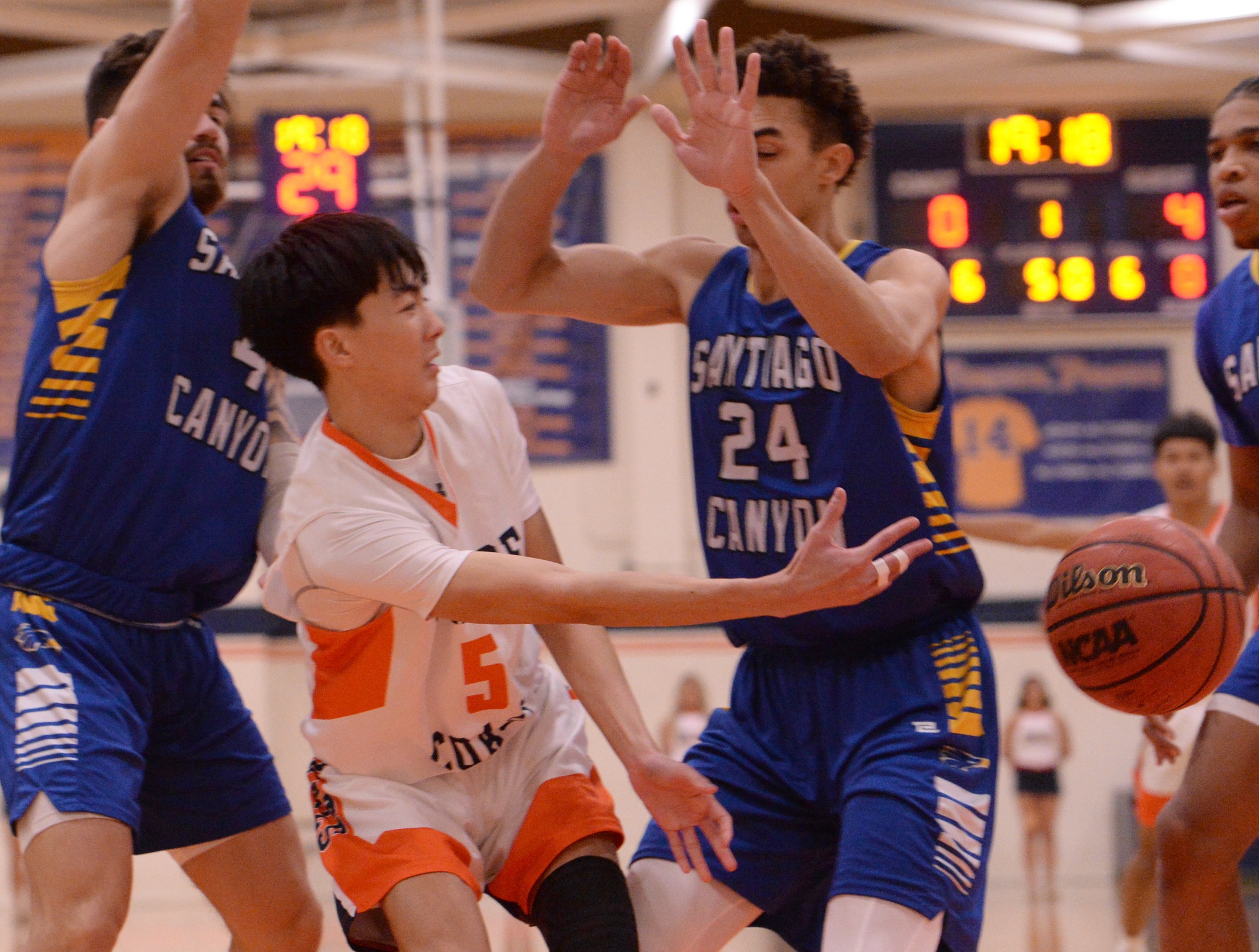 Pirates struggle in loss to Tigers