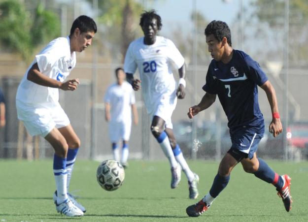 Pirates return to win column with 5-0 win over Hawks