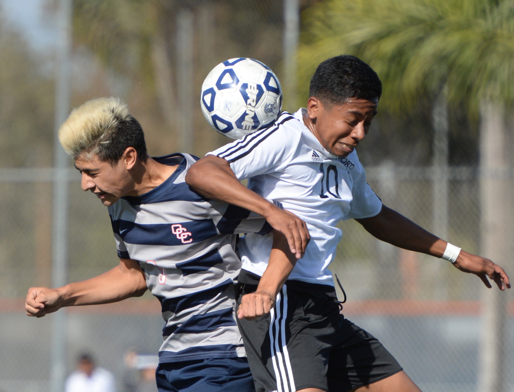 Scoring outburst lifts Pirates past Hawks, 4-1