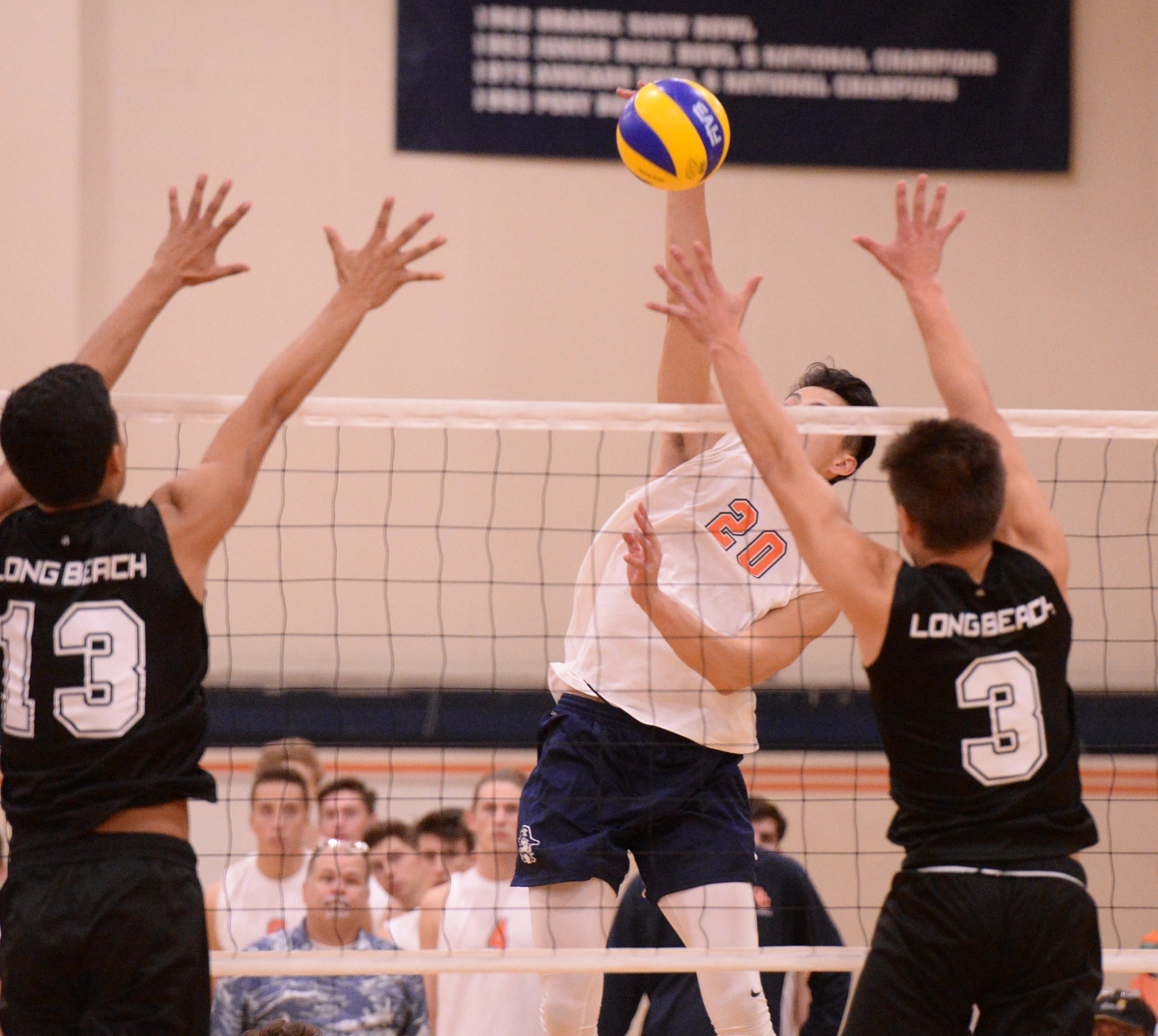 Pirates cruise to straight-set win over Miramar