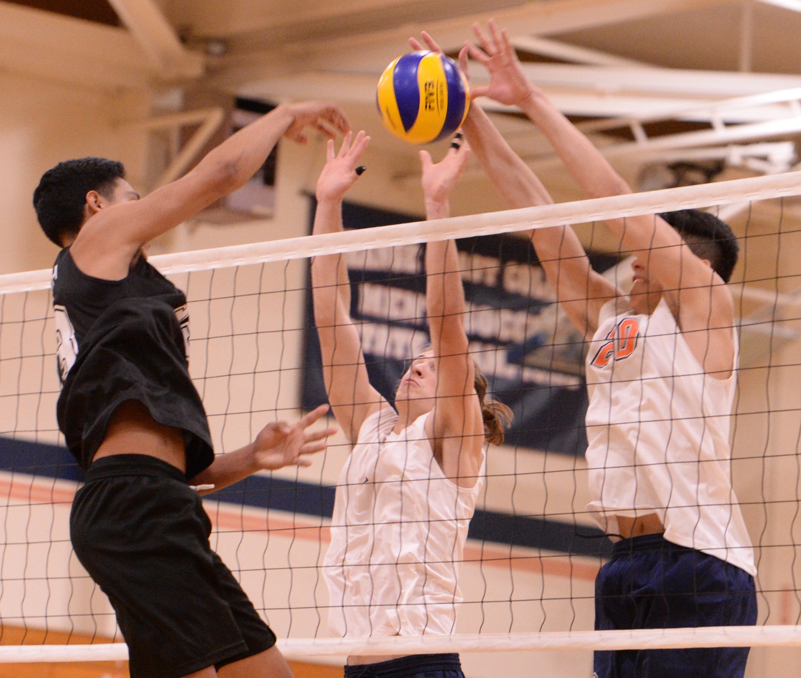 Pirates advance to state semifinals with four-set win over Griffins