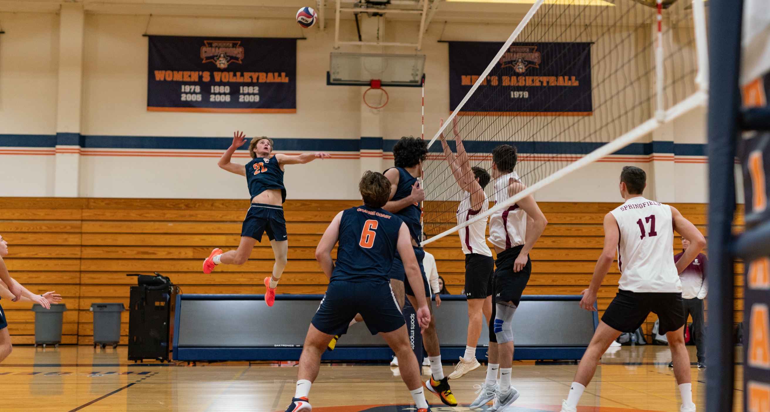 Pirates outlast Vikings in five-set thriller