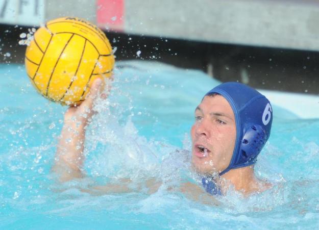 Pirates clamp down and tame Tigers, 17-8