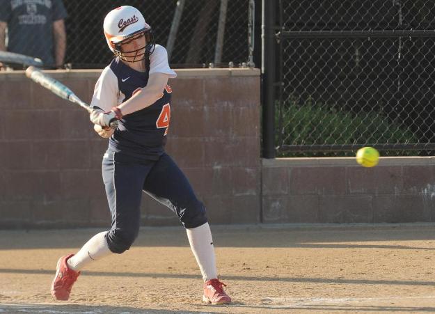 Pirates hang on to top Rustlers, 6-4