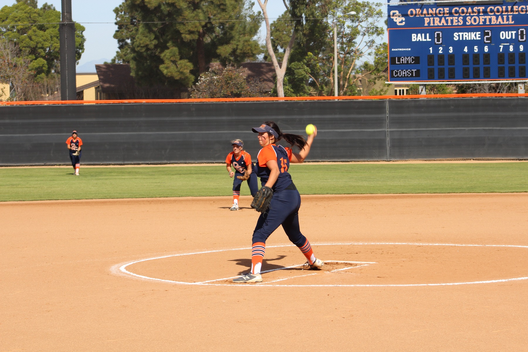 Pirates roll past Huskies for third straight win