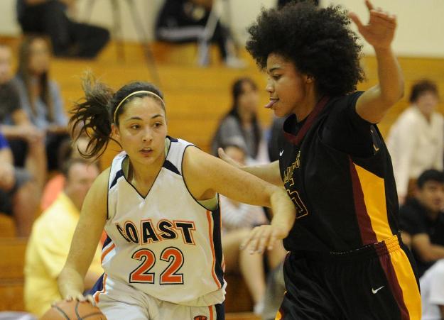 Pirates top Gauchos to move into first-place tie in OEC