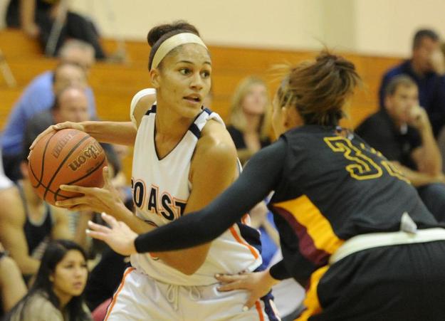 Pirates top Hornets to remain in first-place tie atop OEC