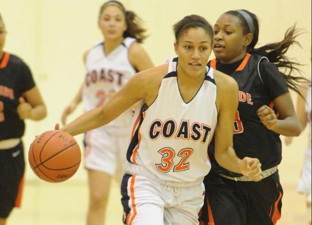 Armenta, Pirates topple Chargers, 67-55