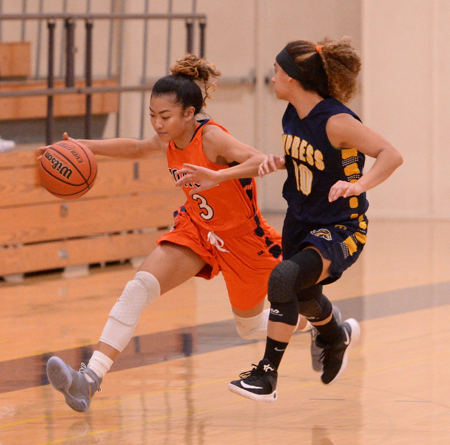 Obong's 19 leads Pirates past Hornets