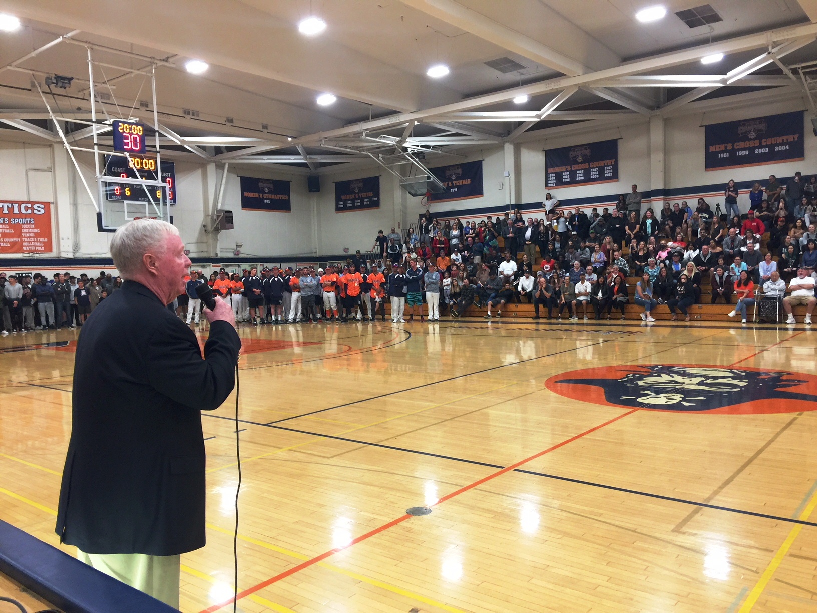 Pirates fall to Dons as Thornton coaches final home game of his career