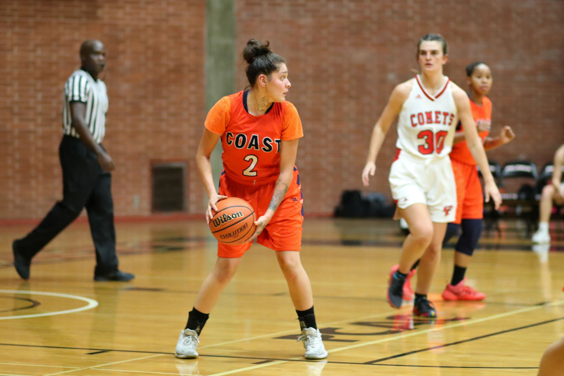 Pirates fall to IVC, 92-75
