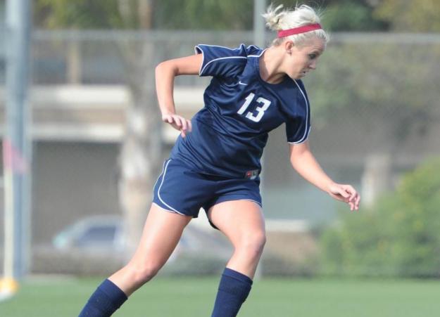 Pirates slip past Roadrunners, 1-0