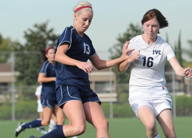 Coast rolls past Seahawks, 5-1