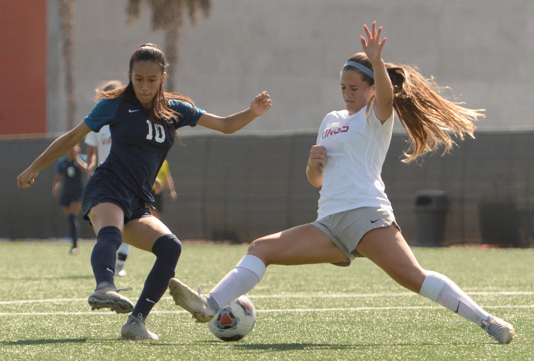 Pirates battle Dons to 3-3 tie