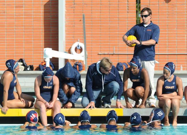 Dominant start propels Pirates past Dons, 22-5